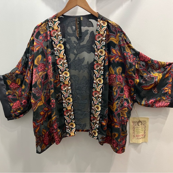 ARATTA Silent Journey French Riviera Embroidered Floral Kimono O/S - Picture 4 of 16
